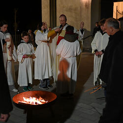 Osternachtsfeier mit Weihbischof Turnovszky