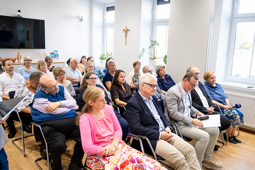 EB Grünwidl bei einer Livesendung Radio Maria / Erzdiözese Wien/ Schönlaub, Stephan Schönlaub EB Grünwidl bei einer Livesendung Radio Maria